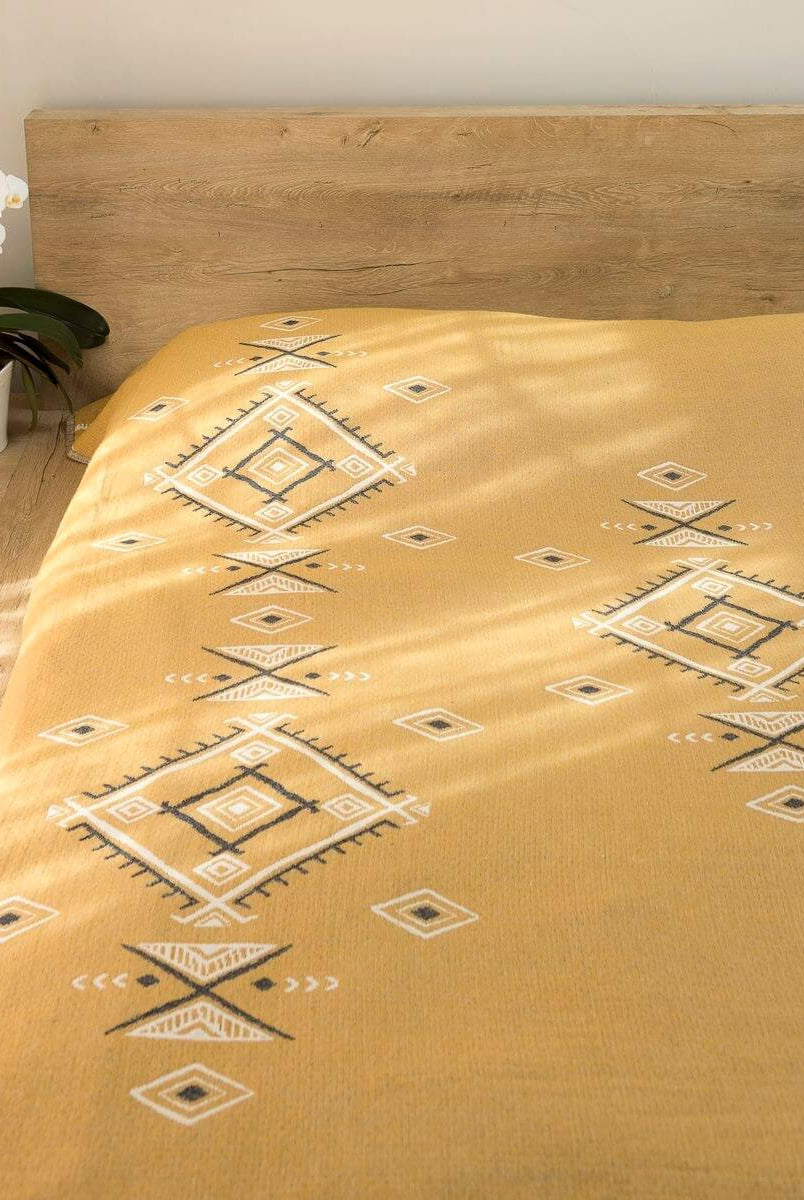 Jacquard Weave Ethnic Blanket in color made of 100% Turkish cotton Throw by buldano in Turkey