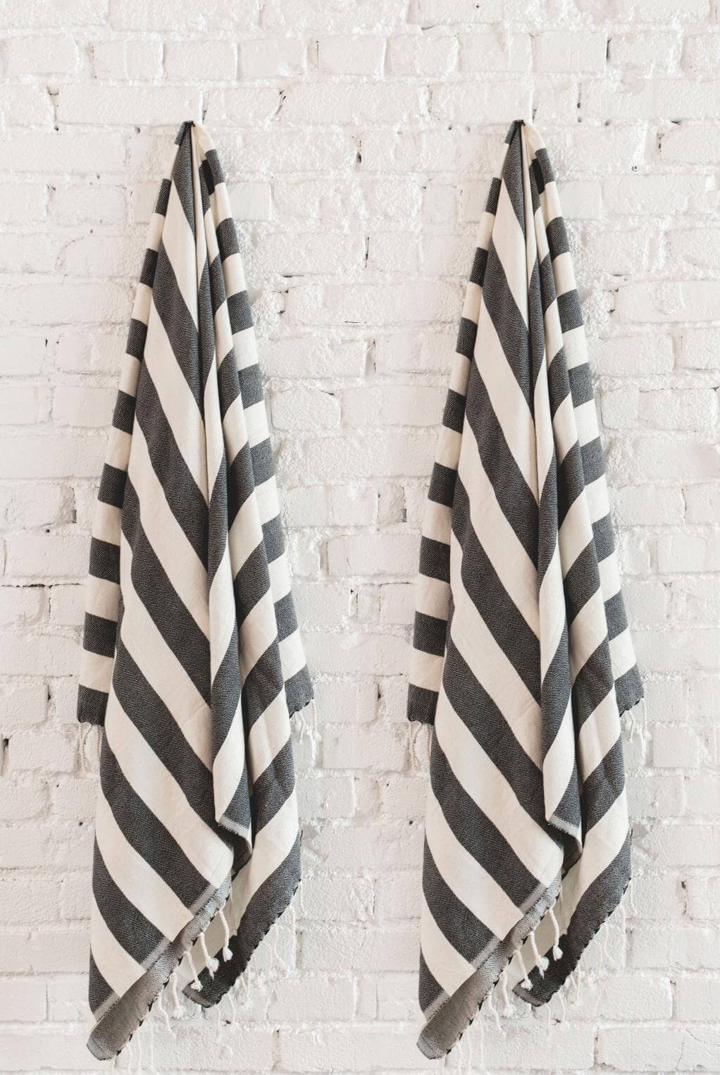 BOLD STRIPED PREMIUM TURKISH TOWEL in Black color made of 100% Turkish cotton by buldano in Turkey