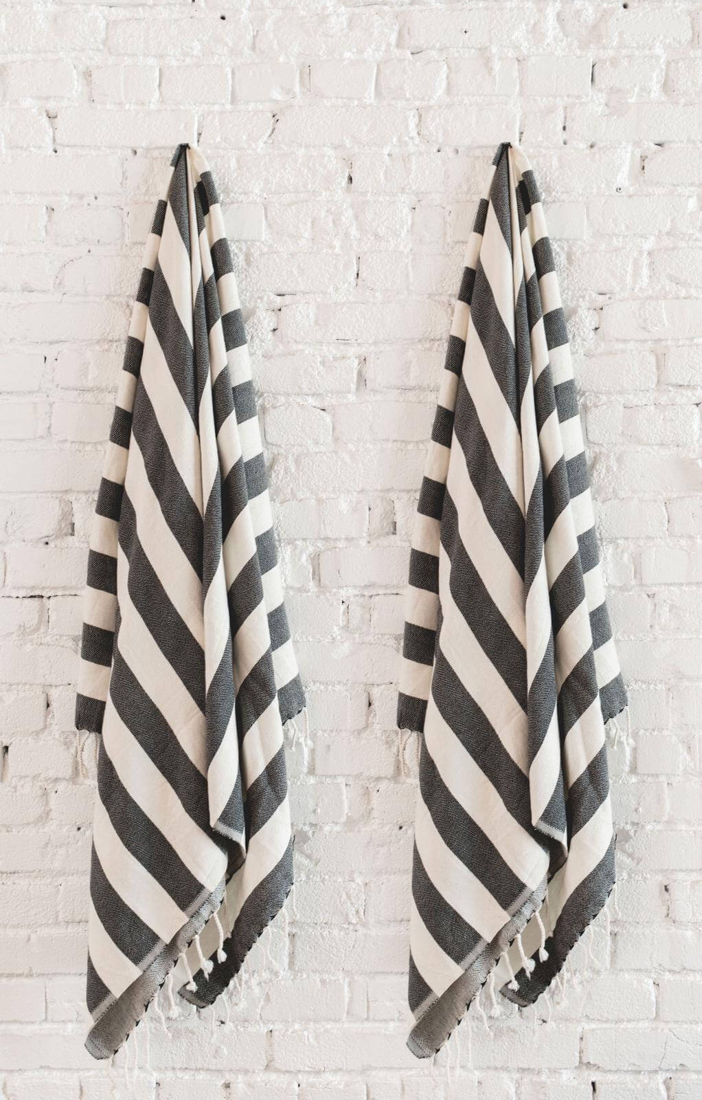 BOLD STRIPED PREMIUM TURKISH TOWEL in Black color made of 100% Turkish cotton by buldano in Turkey