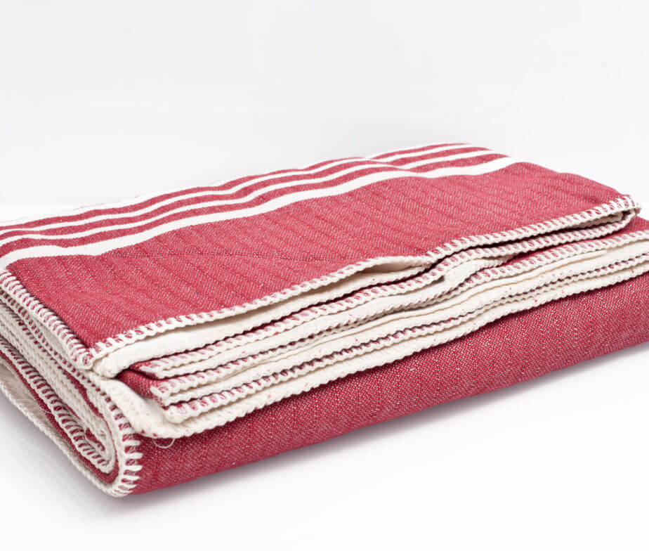 FARMHOUSE DOUBLE SIDED THROW in Burgundy color made of 100% Turkish cotton Throw by buldano in Turkey