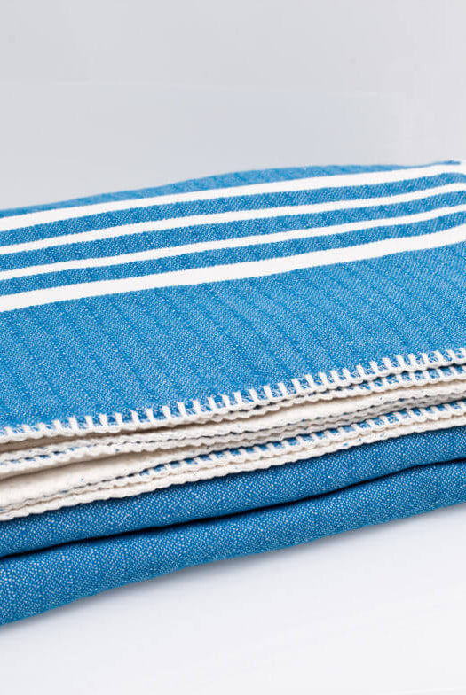 FARMHOUSE DOUBLE SIDED THROW in color made of 100% Turkish cotton Throw by buldano in Turkey